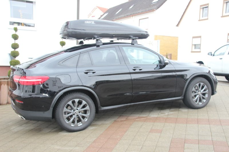 Dachbox von Hapro mit 430 Liter Volumen auf einem Mercedes GLC Coupe